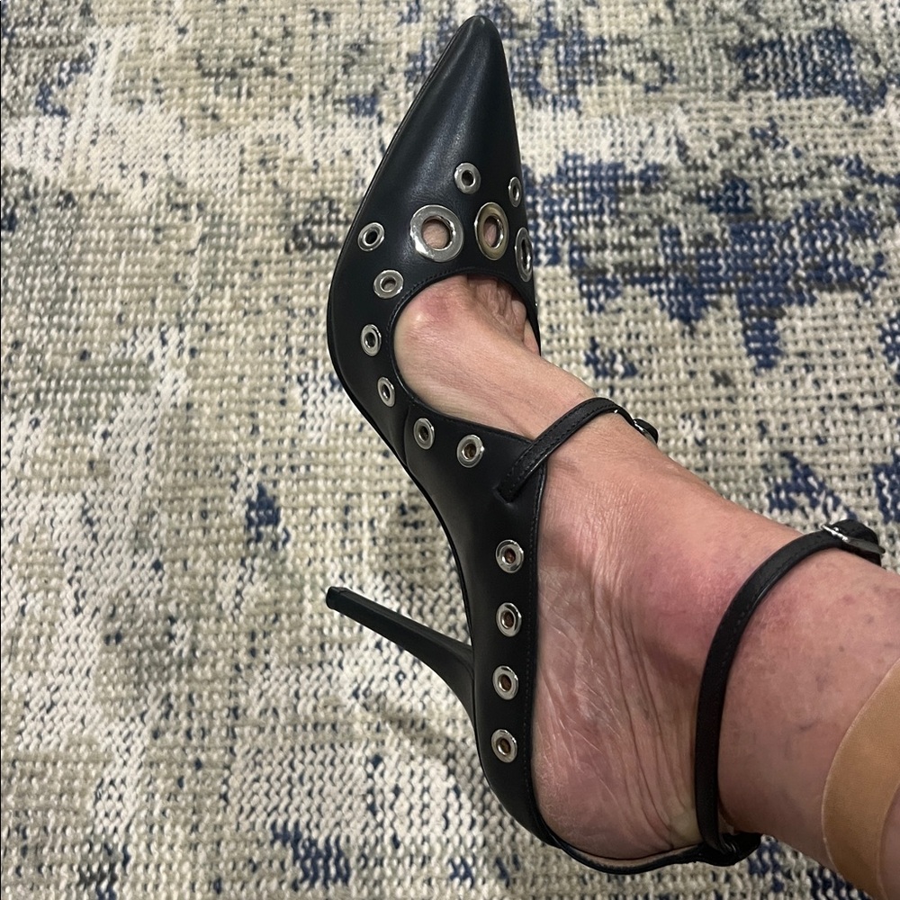 Givenchy Escarpin 10 Brides Black Leather Heels. 37